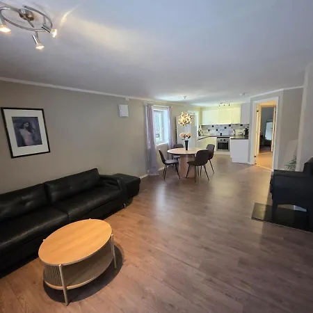 With Aurora Spot And Free Parking Apartment *